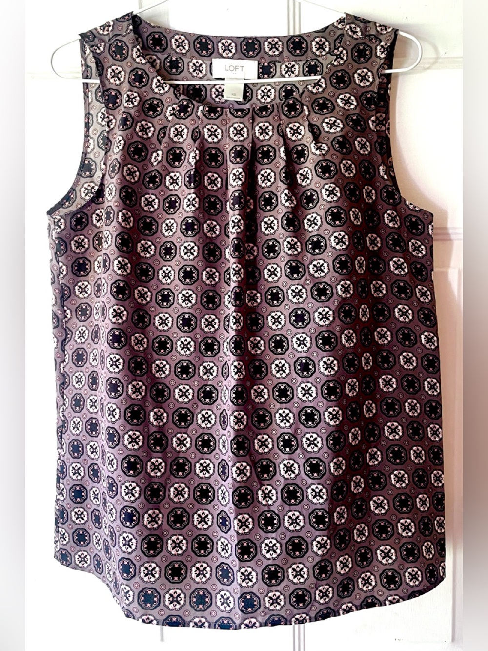 LOFT Taupe Black Cream Boho Medallion Print Pleat Front Sleeveless Blouse XS
